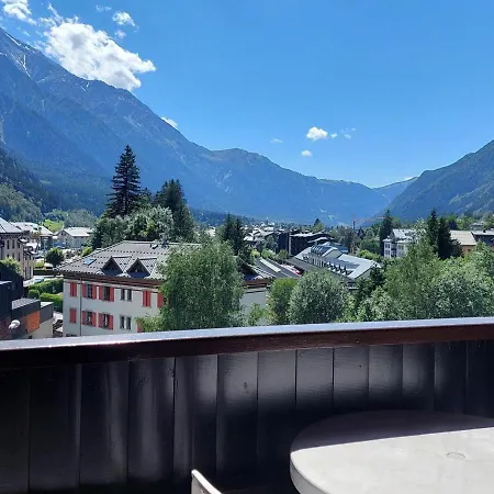 Grand 3 Pieces A Avec Balcon Et Parking - Fr-1-517-15 * Chamonix